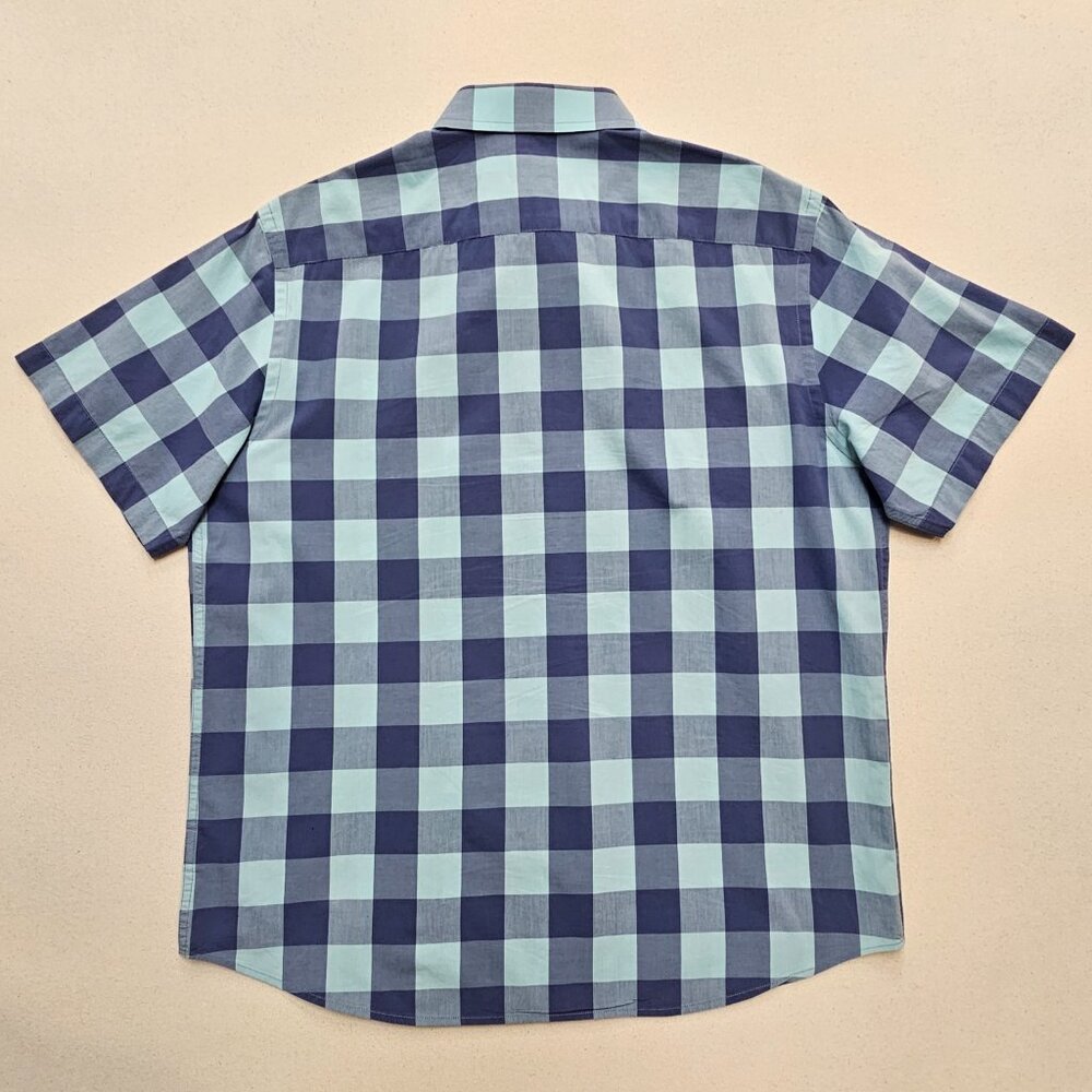 UNTUCKit Short Sleeve Button Down L - Picture 3 of 6
